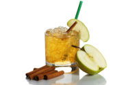Cooling drink with apple and cinnamon