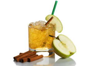 Cooling drink with apple and cinnamon